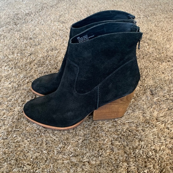 Kork-Ease Laura Black Suede Western Style Ankle Wedge Boots Sz.9 - Picture 3 of 12